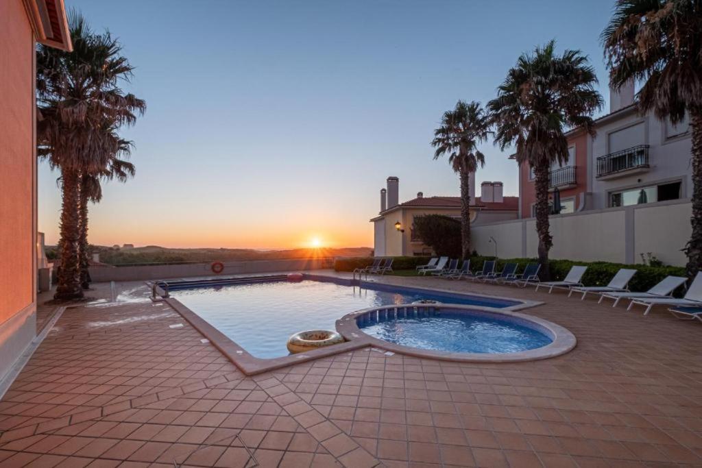 Appartement Stunning Th2 With Sea View à Praia del Rei Extérieur photo
